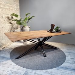 Eettafel mangohout met opengewerkte spinpoot